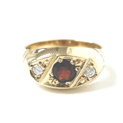 Load image into Gallery viewer, 9ct Yellow Gold Garnet Ring
