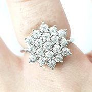 Load image into Gallery viewer, 9ct White Gold Flower Cluster Ring 0.20ct
